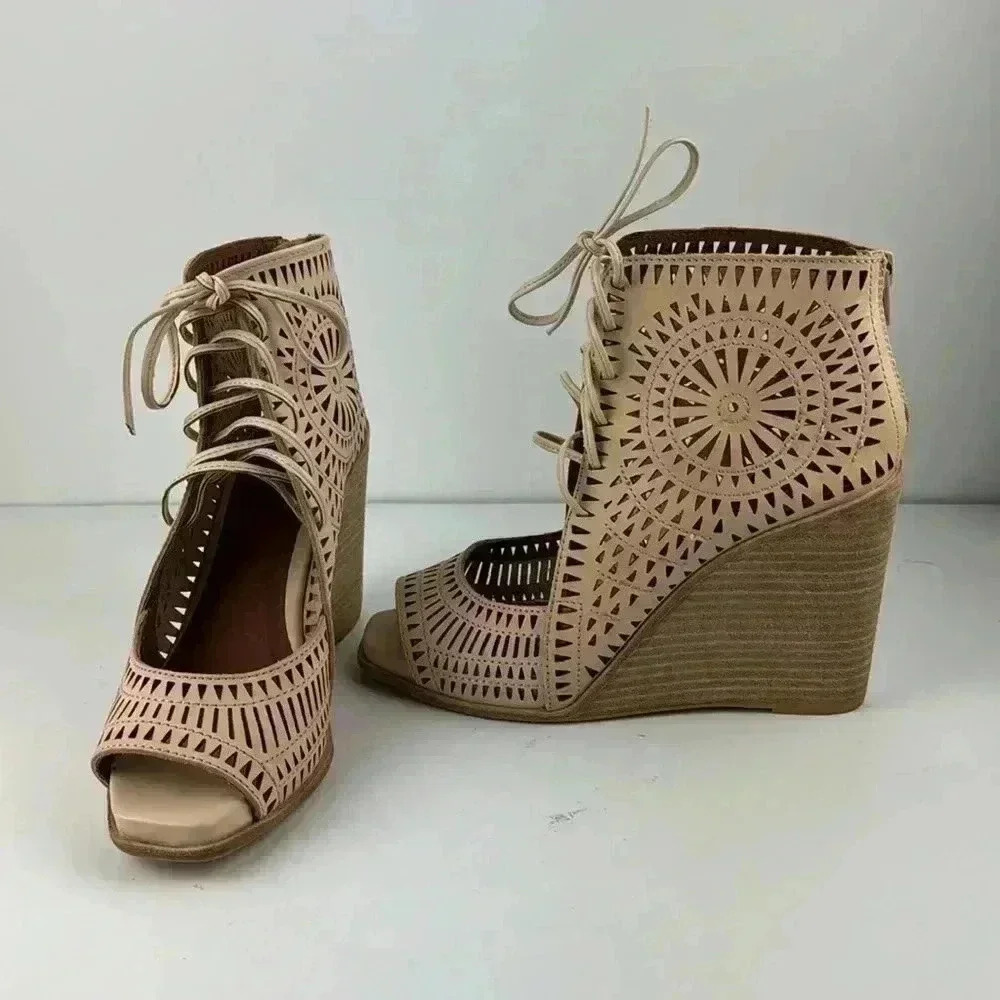JEFFREY CAMPBELL SIZE 7.5 NW Box WEDGE EYELET CUT OUT LEATHER BOHO OPEN TOE - Picture 4 of 11